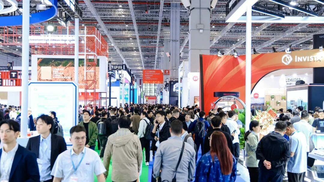 CHINAPLAS 2026 国际橡塑展第三天 | 深入对接，精准答疑，大展吉源展台交流再升级